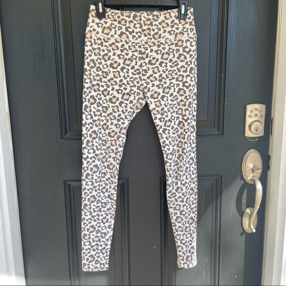 Wild Fable Pink and Grey Cheetah Leopard Leggings - Picture 3 of 6